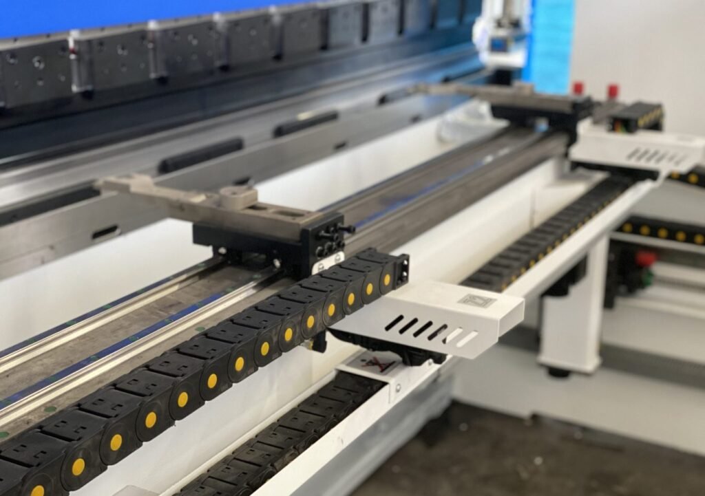 accurl bga 4 backgauge scaled pywnqs1ckie5ffey34syt2a6z85vrqglipteltm1lo